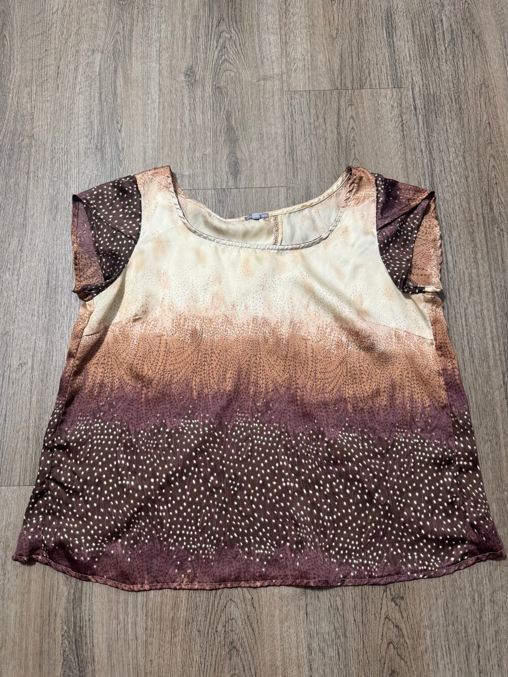 Y2K Charlotte Russe Women's Ombre Dot Open Back Short Sleeve Top